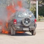 Detienen a 4 personas por incendiar automóvil mientras participaban de un funeral en Parque del Recuerdo de Peñaflor