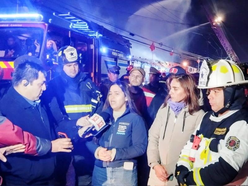 Incendio arrasa con mall chino recién inaugurado en comuna de El Monte ...